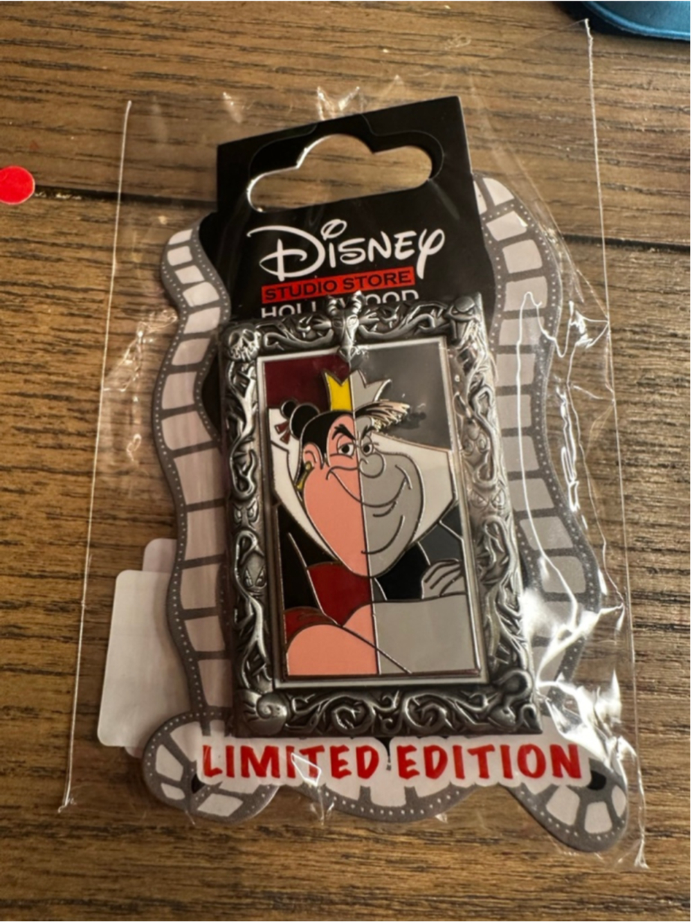 2024 Disney DSSH PIN Villains Gallery Portraits Queen Of Hearts LE 400 D23